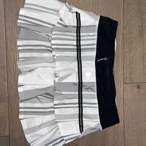 -size 6, Lululemon skirt. like new, no tags. Excellent condition!